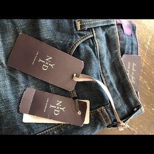 NWT.  NYDJ Slimming Jeans